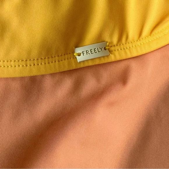 NWOT Women’s Free Fly Color Block 1 Piece 1 Shoulder Swimsuit 3X - Picture 5 of 8